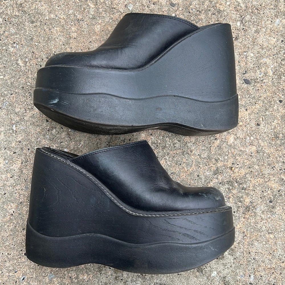 Euphoria Vintage Y2K Steve Madden Platform Mules Leather